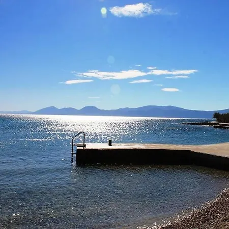 Manora One Bedroom Apartamento Sućuraj