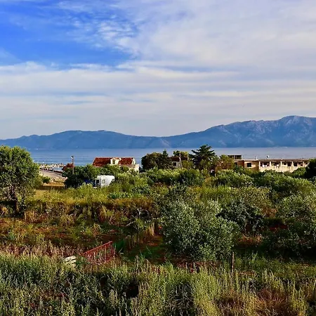 Manora One Bedroom Sućuraj