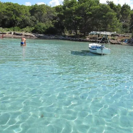 Appartement Manora One Bedroom Sućuraj